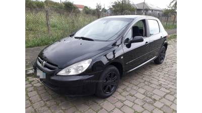 PEUGEOT - 307 - 2005/2006 - Preta - R$ 16.500,00