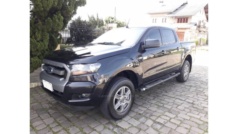 FORD - RANGER - 2017/2018 - Preta - R$ 116.000,00