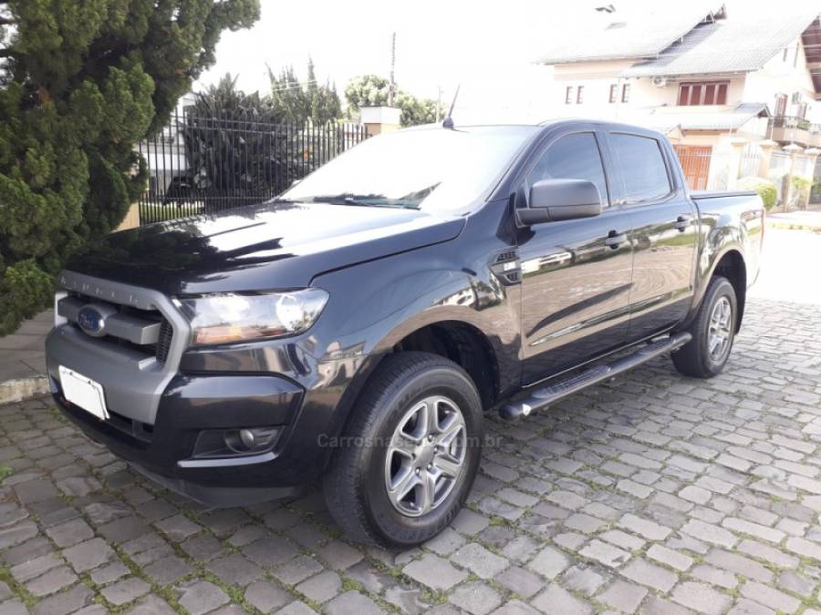 FORD - RANGER - 2017/2018 - Preta - R$ 116.000,00