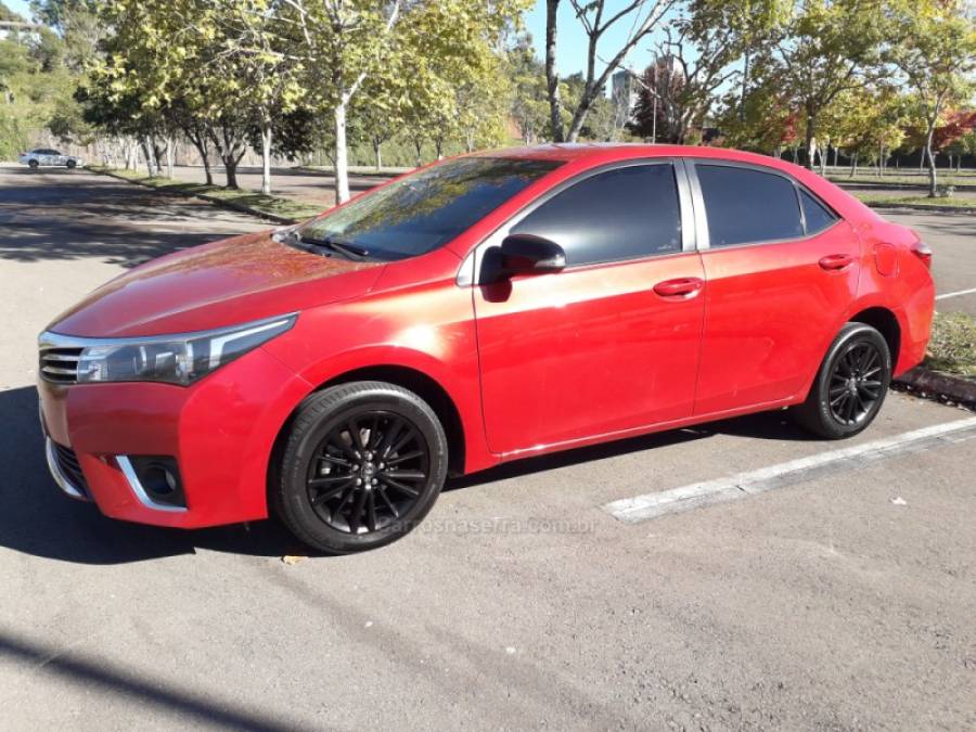 TOYOTA - COROLLA - 2016/2017 - Vermelha - Sob Consulta